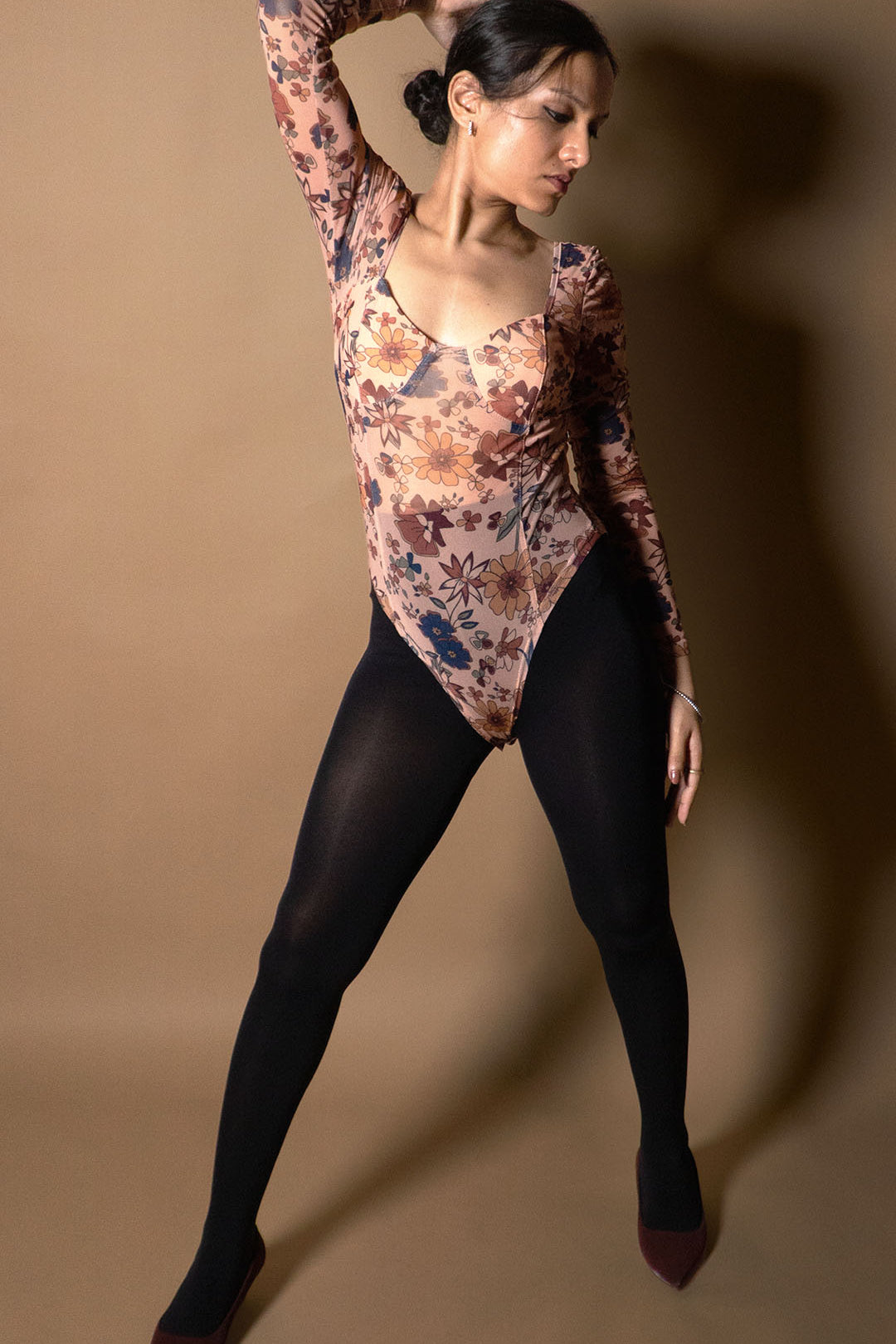 black_stockings_for_women_tear_proof_semi_opaque_40_denier_stretchable_3xl_4.jpg