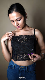 Sesame Black - Lace Mockers