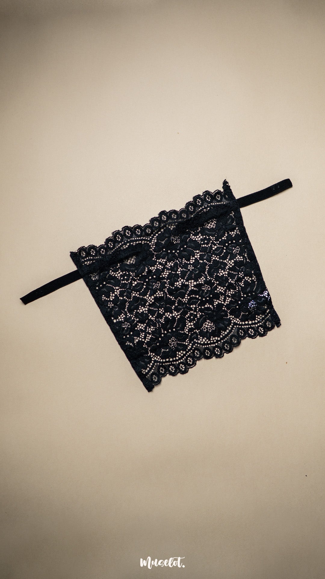 Lacy Mockers