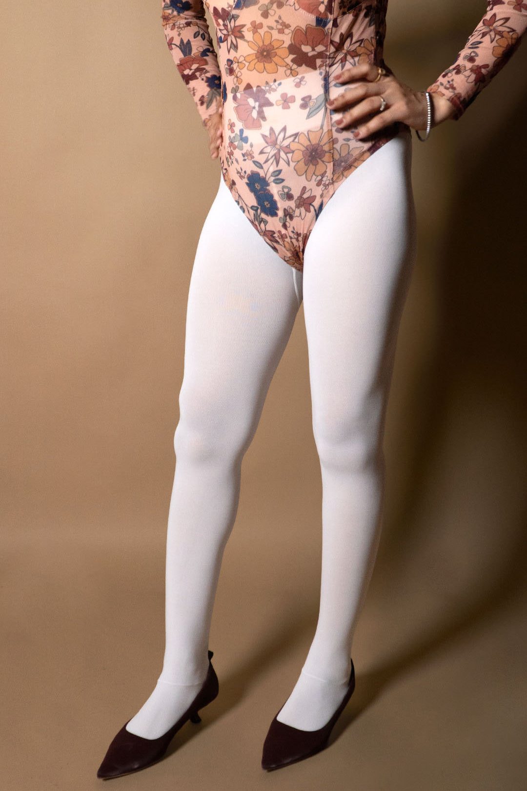 white_stockings_for_women_tear_proof_white_pantyhose_semi_opaque_40_denier_stretchable_upto_3xl_9.jpg