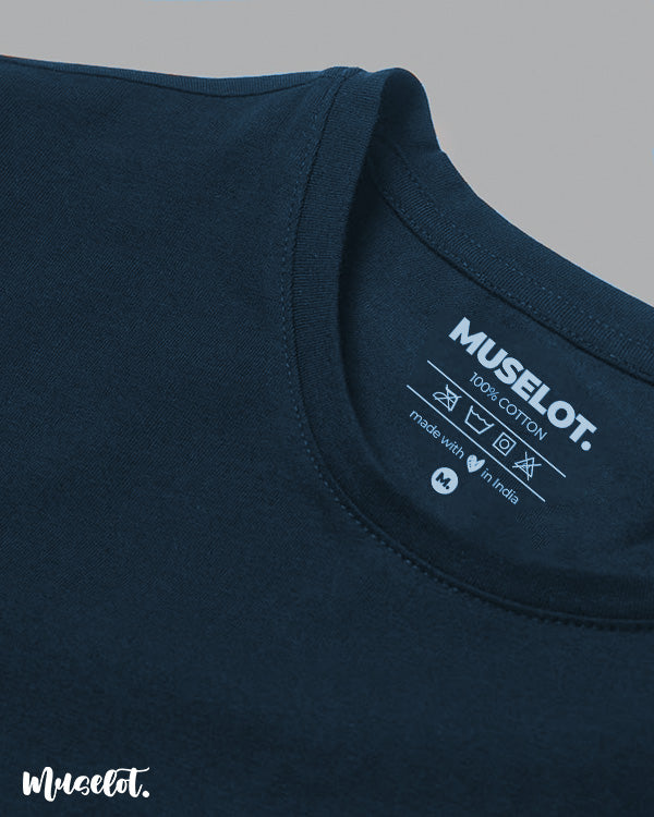 Muselot's neck label with logo